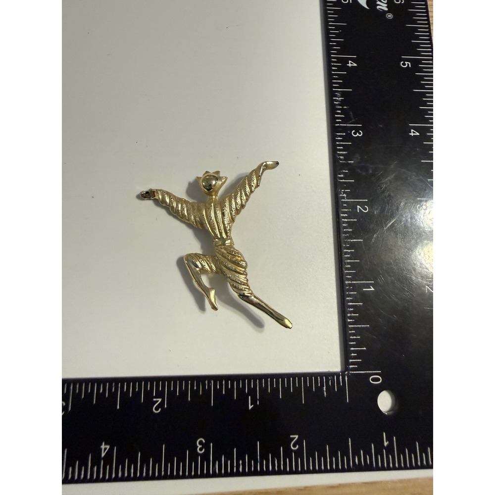 Vintage Gold Tone Leaping Dancer Genie Brooch Pin Textured Figural Jewelry‎